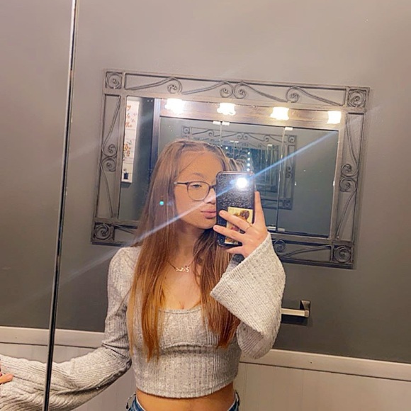 Meet your Posher, Lyn - Picture 3 of 5